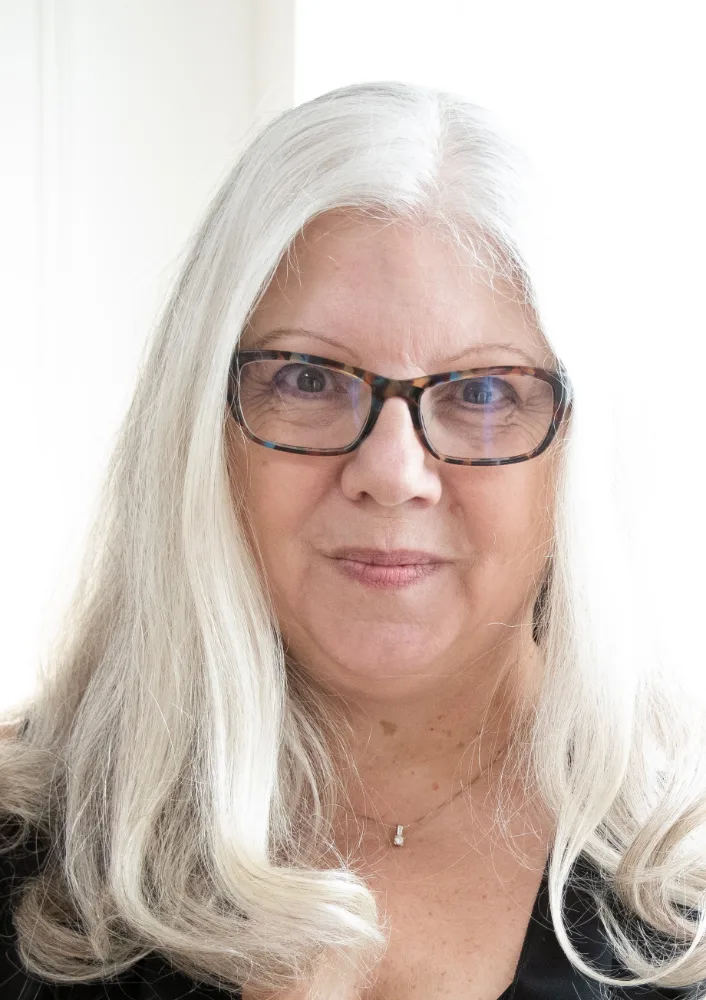 Photo of Lynn Gale