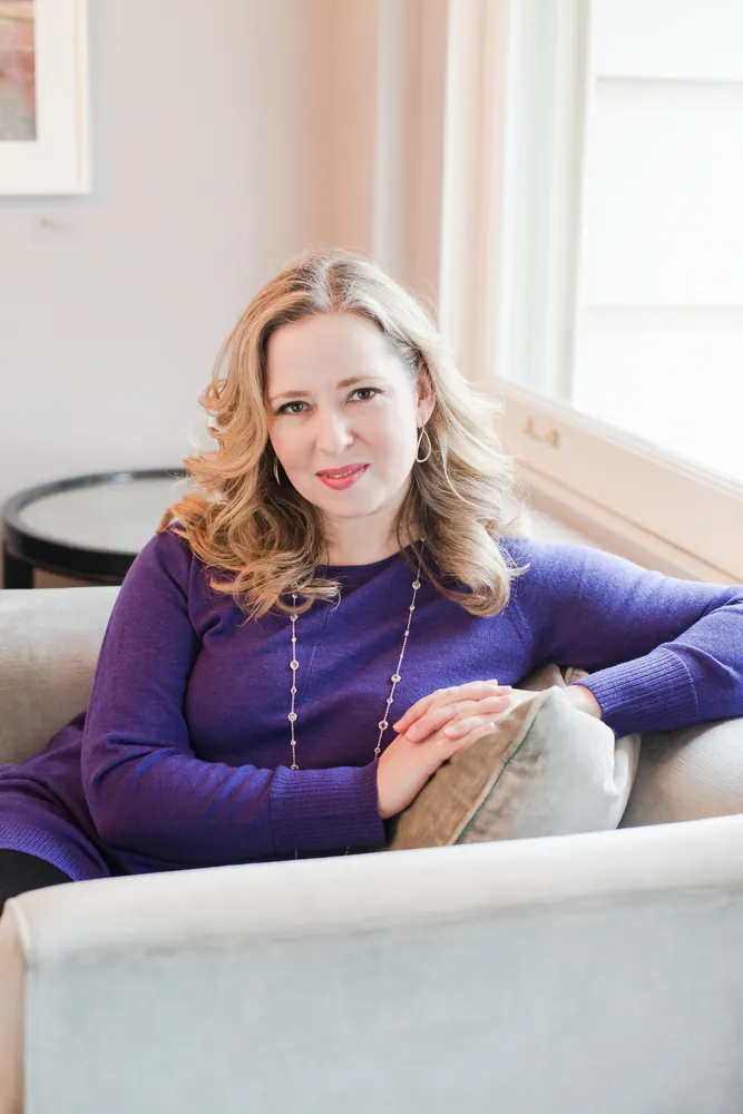 Photo of Ally Carter