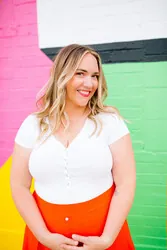 Photo of Jenna Evans Welch